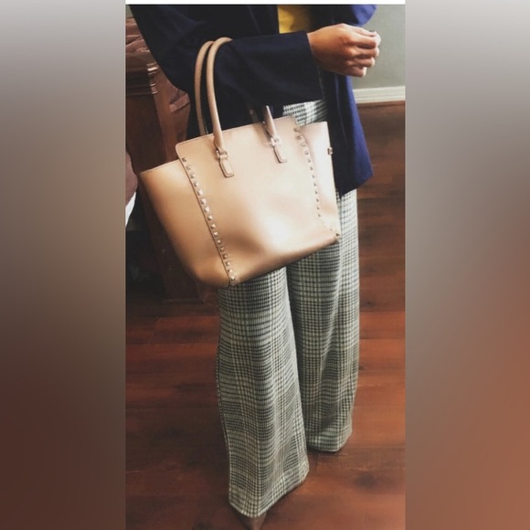 Valentino Garavani Rockstud leather tote - Picture 6 of 12